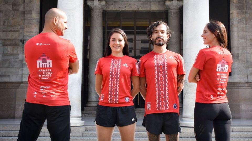 Indeporte presentó la medalla y playera oficial del Maratón de la Ciudad de México Telcel 2022, que este año son alusivas al Palacio de Bellas Artes y textiles oaxaqueños.
