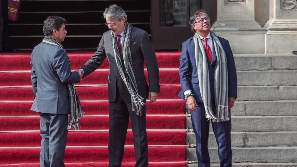 El presidente de Perú, Pedro Castillo, con los presidentes de Ecuador, Guillermo Lasso, y de Colombia, Gustavo Petro