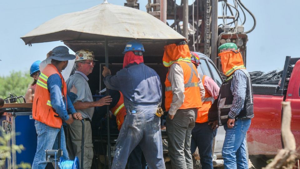 Continúan las labores de rescate de mineros en Sabinas.