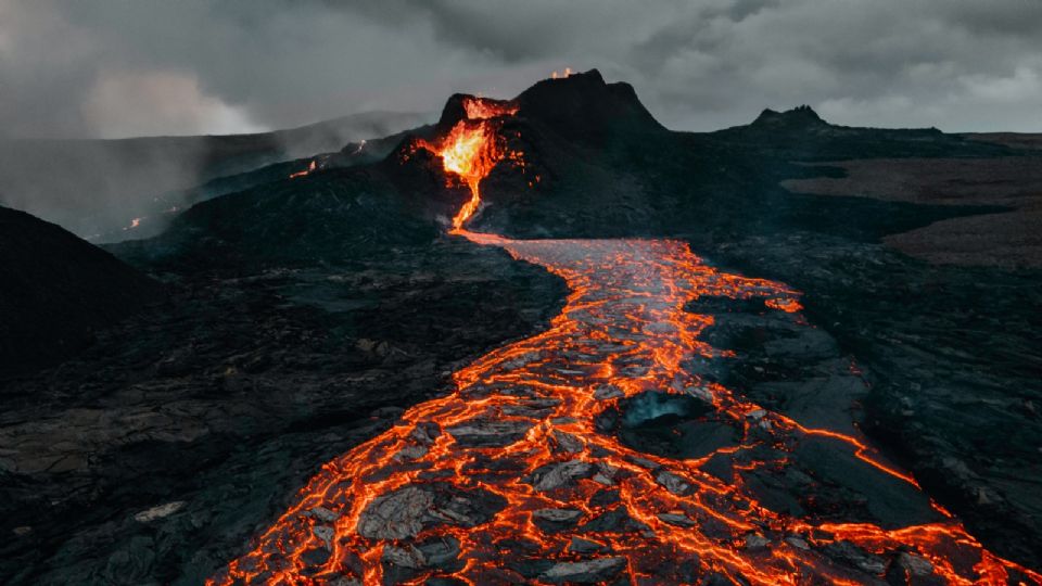 Las imágenes del volcán en erupción dan la vuelta al mundo