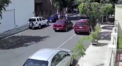 Mujer golpea a un sujeto que instantes antes la asaltó en Guadalajara| VIDEO