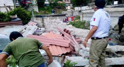 Se derrumba paredón en Cuernavaca; hay personas atrapadas
