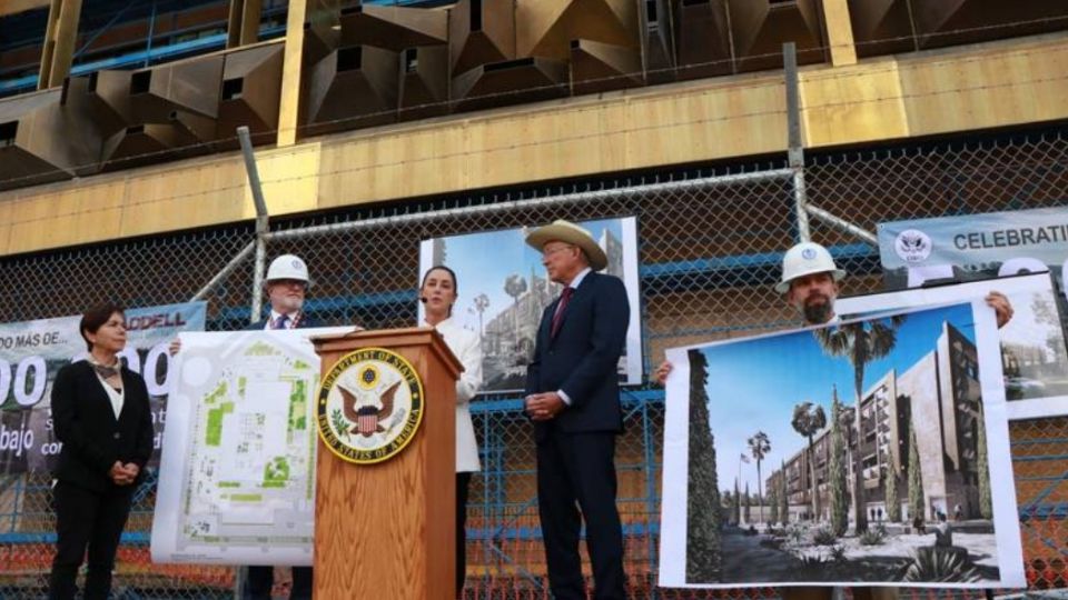 Claudia Sheinbaum, jefa de Gobierno de la CDMX con el embajador de EU en México, Ken Salazar