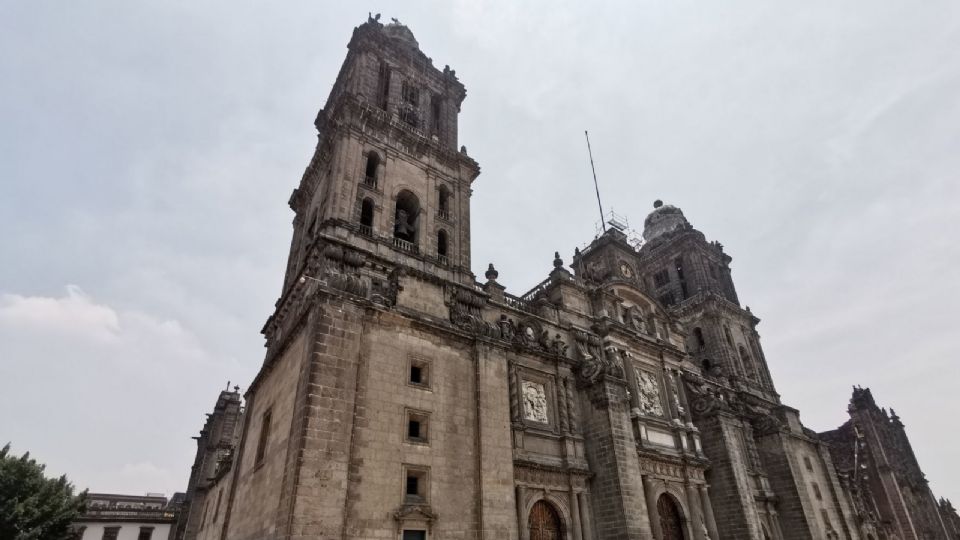 Fachada de la Catedral Metropolitana de la CDMX.