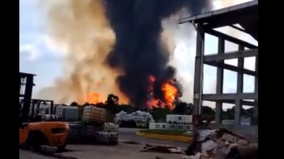 Explosión en un ducto de Pemex.