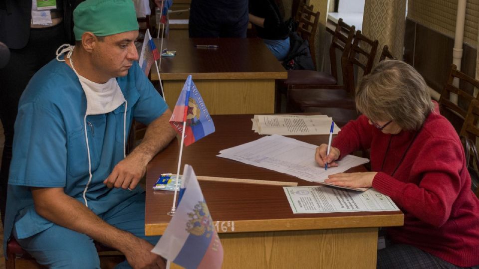 Masiva votación en Luganks