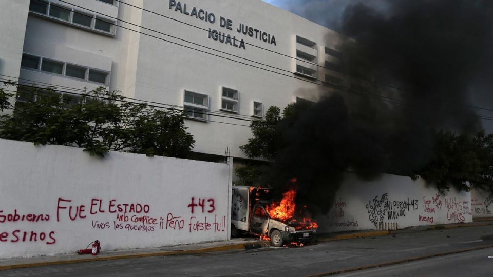 Vandalizaron el Palacio de Justicia en Iguala, Guerrero.