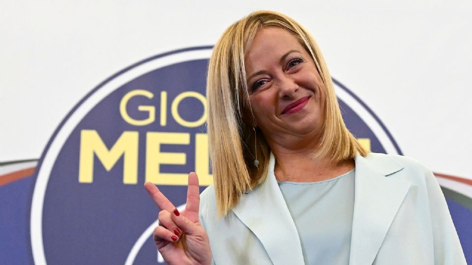 Giorgia Meloni de Fratelli d'Italia, con el signo de la Victoria tras las elecciones del 25 de septiembre