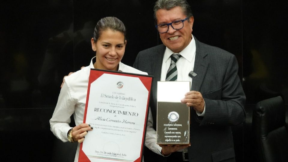 Senado reconoce el trabajo de las jugadoras mexicanas.