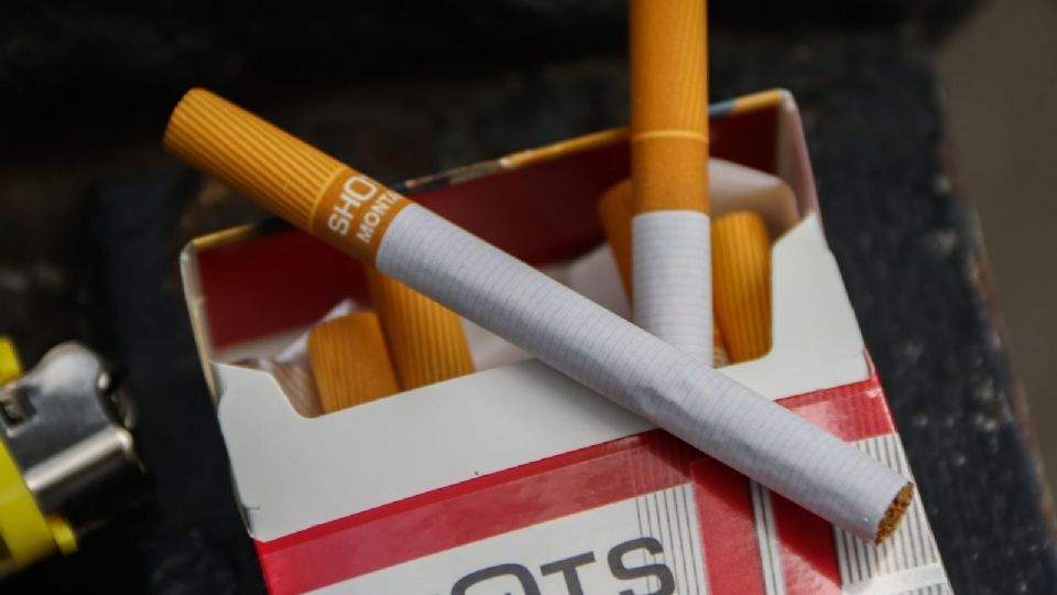 Venta y consumo de tabaco; las cajetillas de cigarro ya no serán exhibidas en las tiendas.