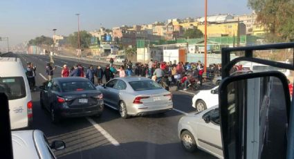 Autopista México-Pachuca cerrada en protesta por abuso a alumno en primaria pública
