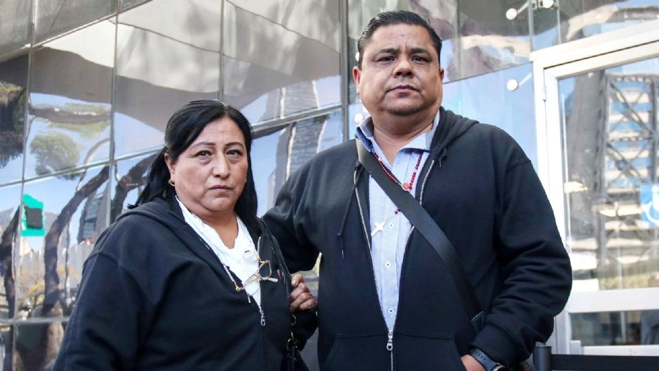 Los padres de Debanhi Escobar acudieron a la FGR.