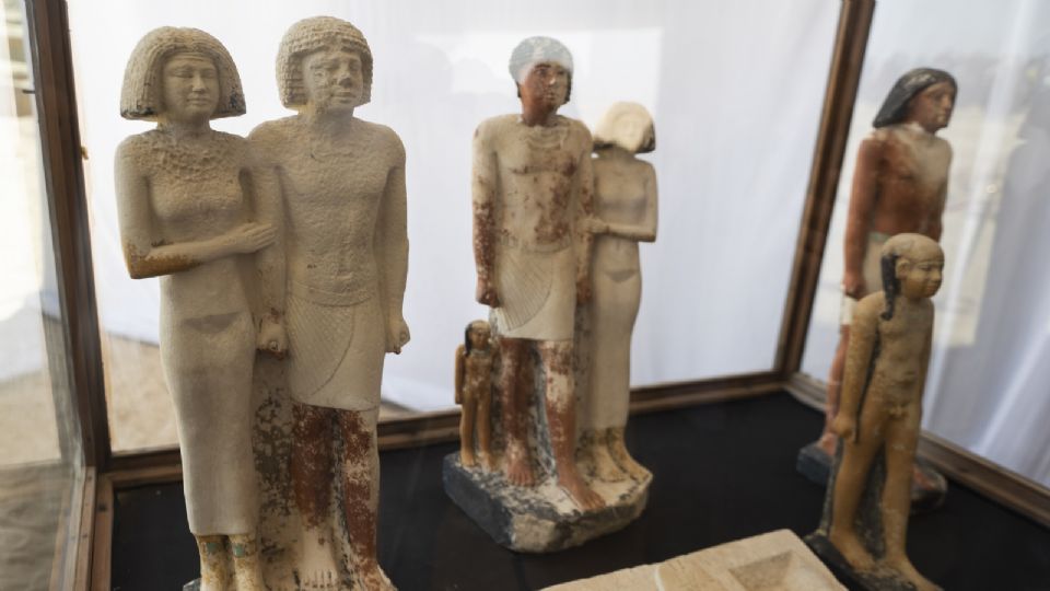 Estatuas descubiertas en Gisr el-Mudir en Saqqara, Giza, Egipto