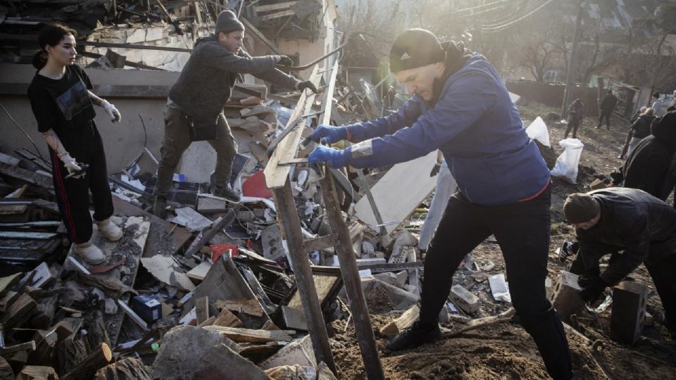 Los ucranianos no descansan de los bombardeos