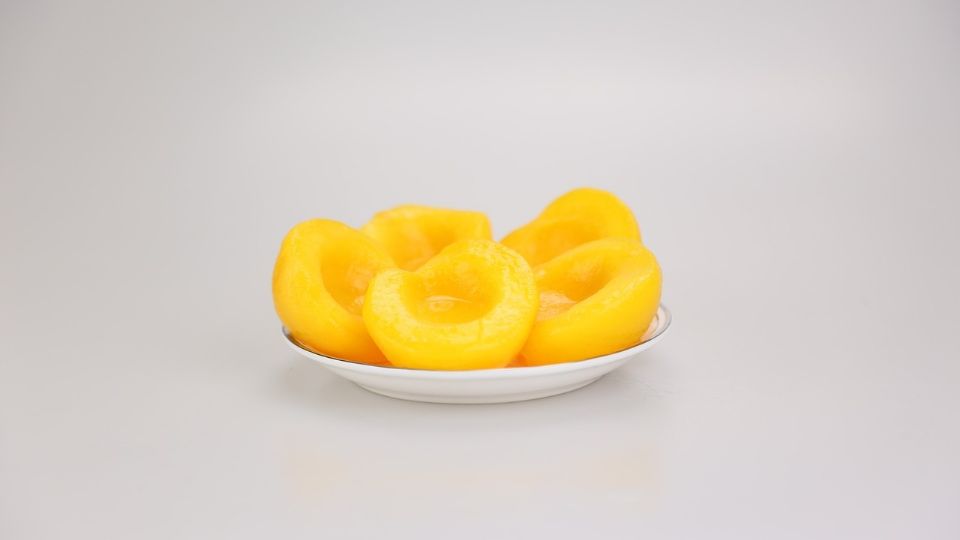 Fruta en almíbar enlatada; estas son las marcas que Profeco advierte por mentirle al consumidor.