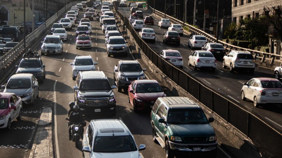 Autoridades piden a la población tomar alternativas viales.