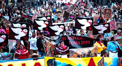 Manifestantes por Resistencia y la Dignidad Indígena realizaron pintas en Palacio Nacional
