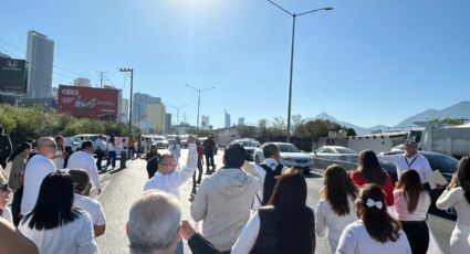 Trabajadores del Poder Judicial protestan tomando calles de Monterrey