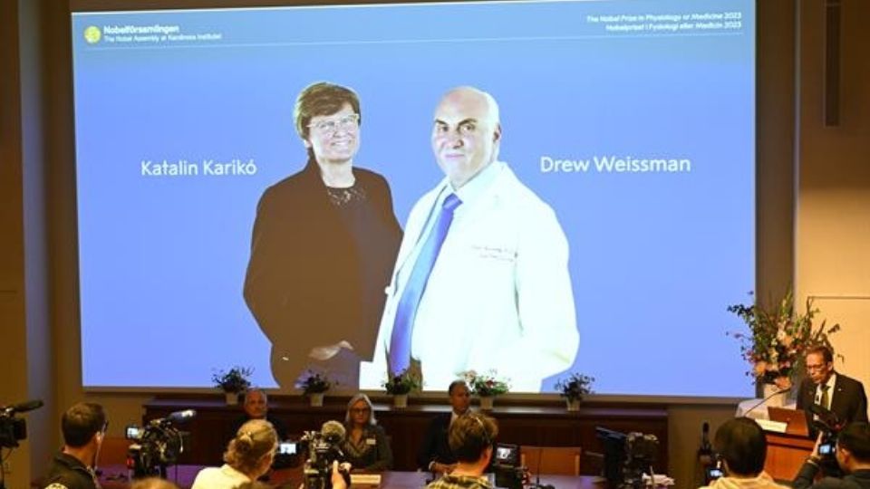 Katalin Kariko and Drew Weissman, ganadores del Premio Nobel de Medicina 2023.