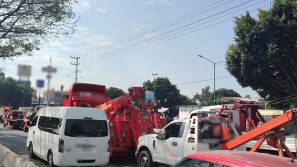 Transportistas bloquean la autopista México-Querétaro