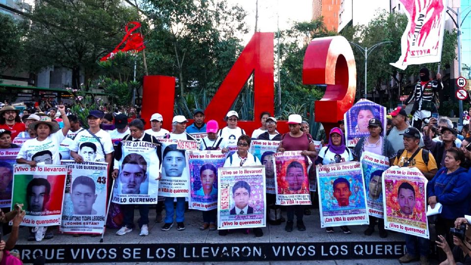 Se integran secretarías a comisión por el caso Ayotzinapa.