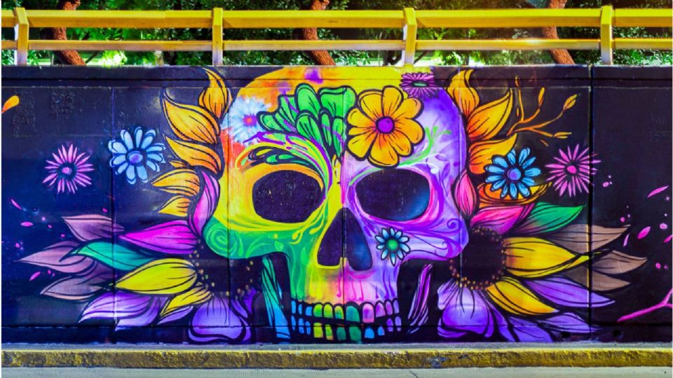 La Secretaría de Obras y Servicios pintó 13 murales en Circuito Interior alusivos a Día de
Muertos, tradición que se conmemora los días 1 y 2 de noviembre.