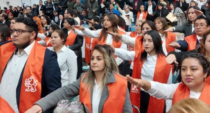 Samuel García toma protesta de más de mil graduados de la Universidad Ciudadana