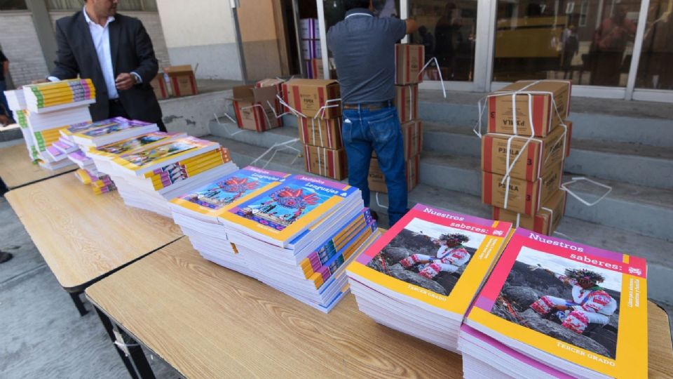 La UNPF apoya las acciones del gobierno de Chihuahua en relación con la inconformidad de los maestros por los libros de texto.