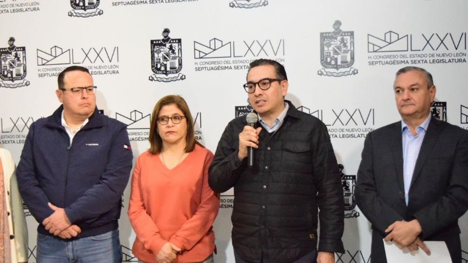 MC, Morena y PV se unen contra Arturo Salinas