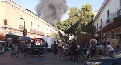 Fuerte incendio se registra en bodega de calzado de la colonia Centro | VIDEO