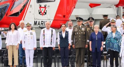 AMLO y Evelyn Salgado presiden ceremonia por el Día de la Armada de México desde Acapulco