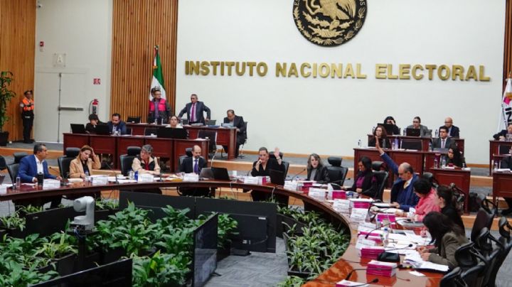 Claudia Zavala: límites a servidores públicos surgieron por reclamos de AMLO