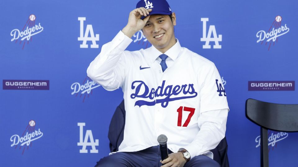 El recién contratado jugador de béisbol de Los Angeles Dodgers, Shohei Ohtani, de Japón, durante una conferencia de prensa introductoria en Los Ángeles, California.