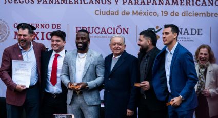 AMLO entrega reconocimientos a atletas de los Juegos Panamericanos y Premio Nacional del Deporte