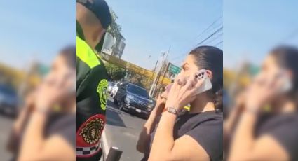Llaman ‘Lady Anubis’ a mujer que intenta escapar de una multa de tránsito en la CDMX con una llamada