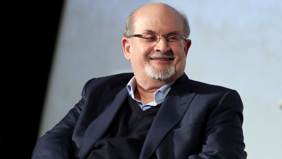 El escritor Salman Rushdie