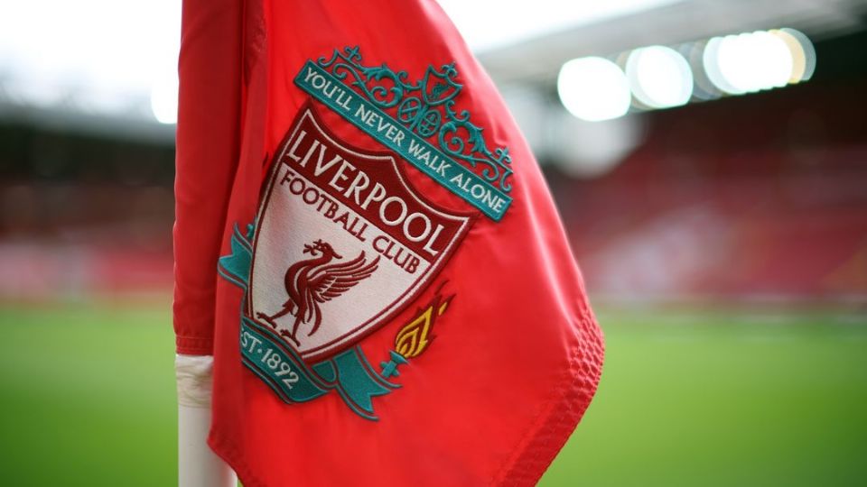 Banderín con el logo de Liverpool FC