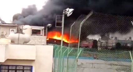 Incendio en Iztapalapa: Casa se quema en su totalidad, informan bomberos de la CDMX