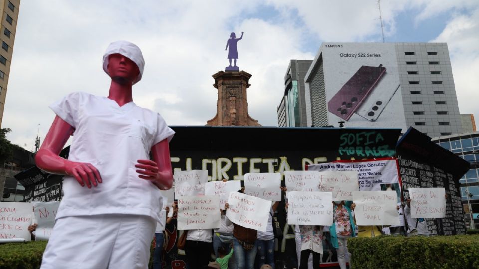 El INAH ya solicitó retirar el basamento del Monumento a Colón.