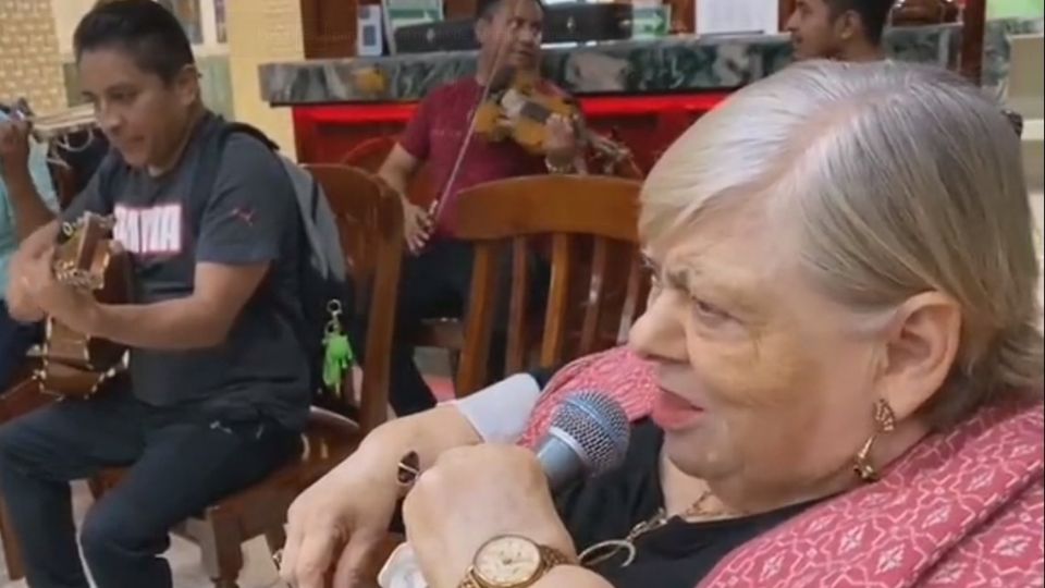 Paquita la del Barrio no mejora, y con ello, se anunciaría su ‘último palenque’.