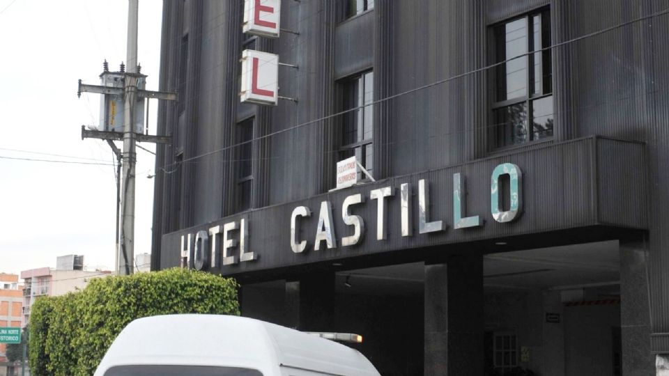Investigan la muerte de un ex reportero en el Hotel Castillo.