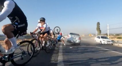 Grupo de ciclistas es embestido por un conductor en Quéretaro | VIDEO