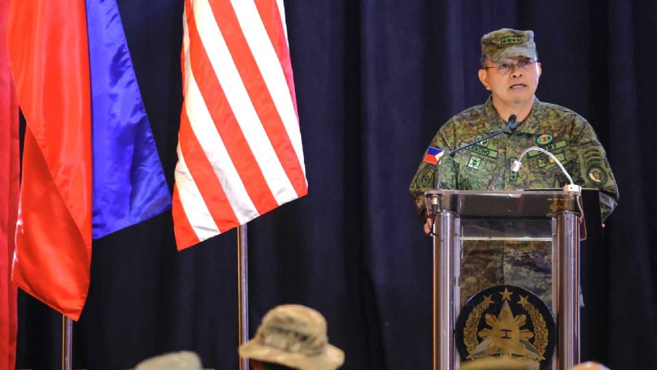 El Jefe de Estado Mayor de las Fuerzas Armadas de Filipinas, General Andrés Centino, habló durante las ceremonias de apertura del 38º ejercicio Balikatan Filipinas-EE.UU.