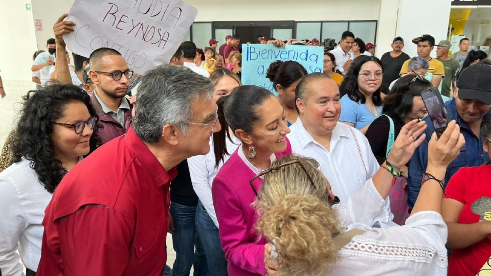 Claudia Sheinbaum fue recibida por varias personas en su llegada a Reynosa.