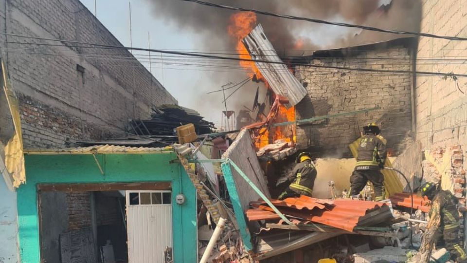 Así quedó la casa tras la explosión, Protección Civil actúa