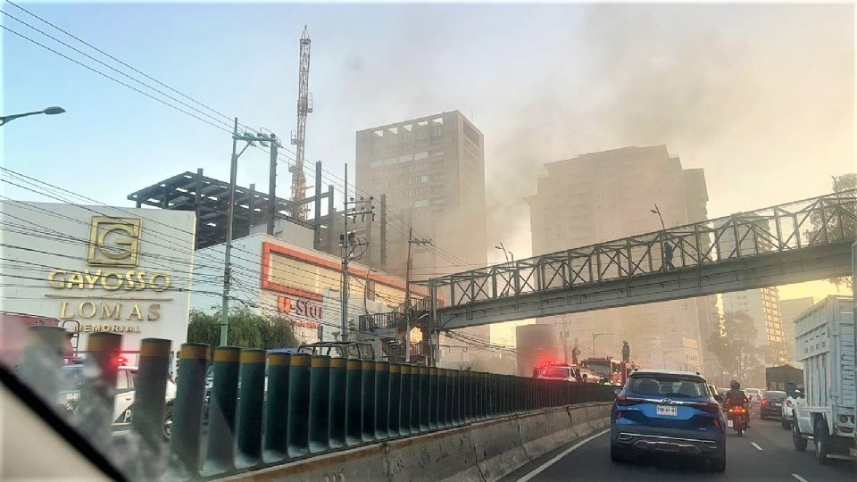 Se registró un incendio en una subestación eléctrica, en la México-Toluca.