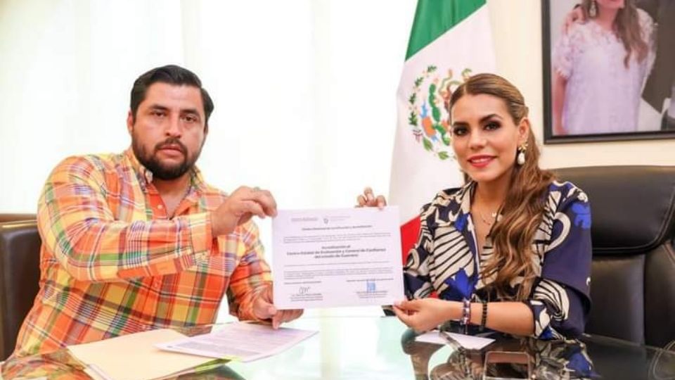 Recibe Evelyn Salgado acreditación del Centro Estatal de Evaluación y Control de Confianza en Guerrero.