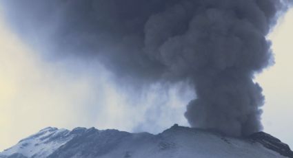 Habitantes de Puebla venden ceniza del volcán Popocatépetl