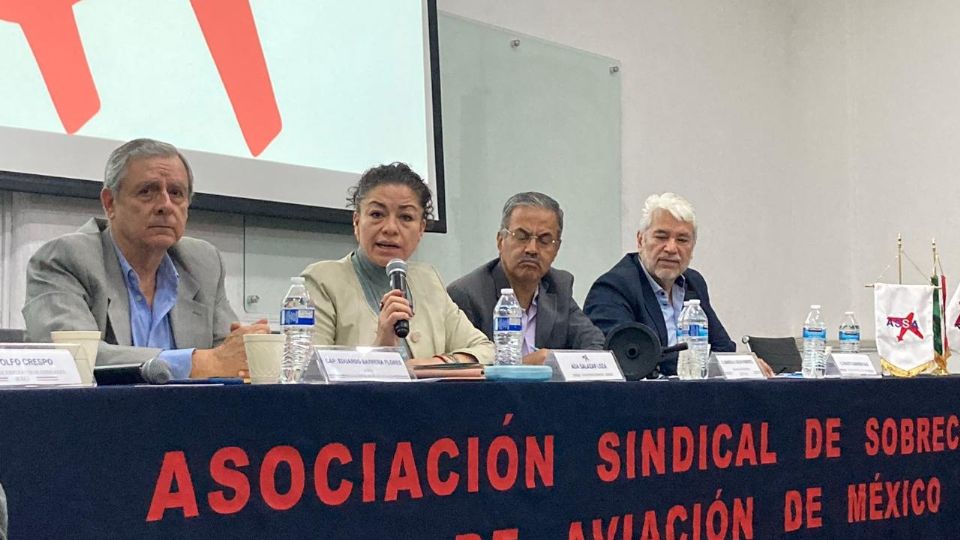Extrabajadores y jubilados de Mexicana de Aviación advirtieron sobre el riesgo de que la venta de activos de la aerolínea al Gobierno no se concrete.