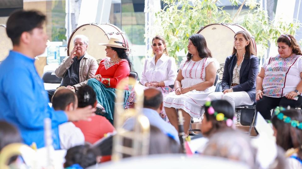 Hacer de las artes, las costumbres y de nuestras tradiciones un factor de transformación en todas las regiones, reafirma Evelyn Salgado.